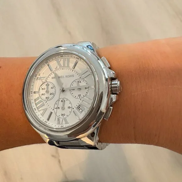 Michael Kors Oversized Silver Watch - Picture 4 of 5